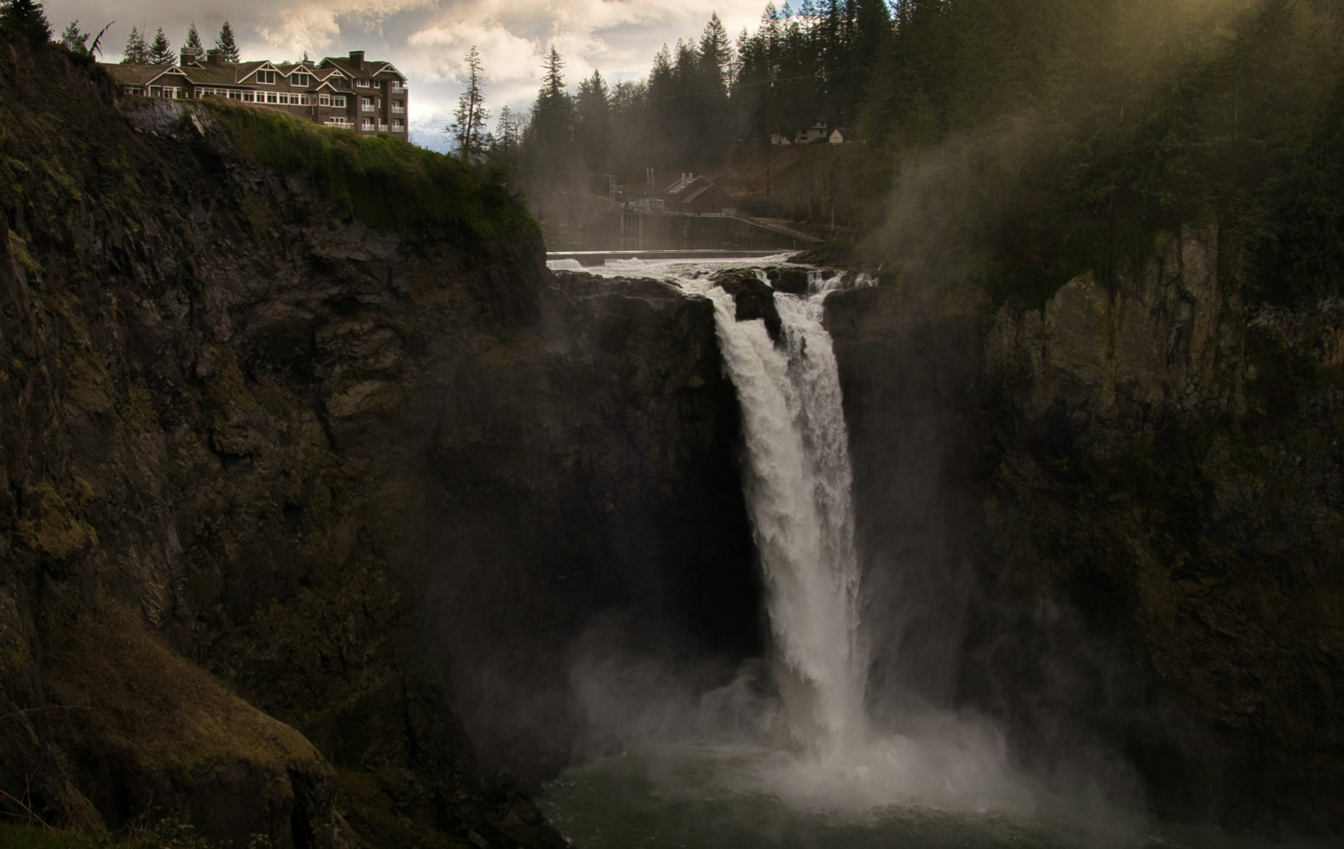 A far out view of Snoqualmie Falls.